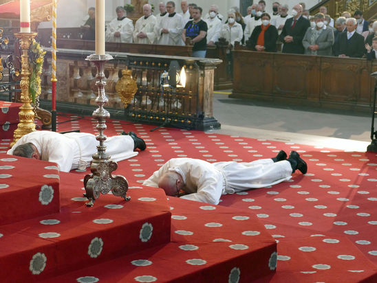 Diakonenweihe im Fuldaer Dom (Foto: Karl-Franz Thiede)